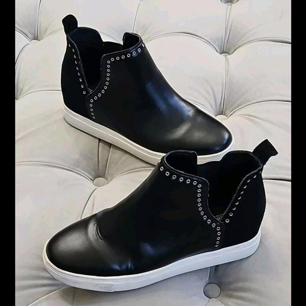 Chlesea & Violet Milo Booties Sneakers Black Leather Slip On Womens Shoes 8.5